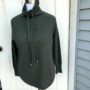 NWT Valerie Stevens green 100% extra-fine merino wool sweater size M